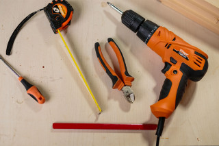 Električna bušilica sa podešavanjem obrtnog momenta VLN 240 