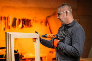 Električna bušilica sa podešavanjem obrtnog momenta VLN 240 