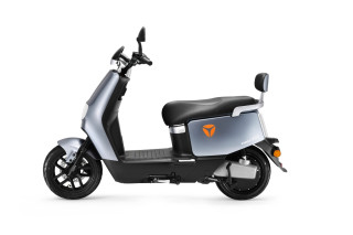 Baterijski skuter Yadea E8S 72V 38Ah - sivi 