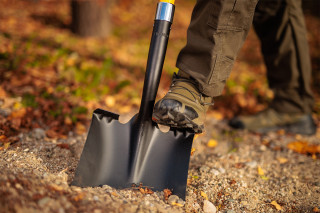 Lopata kvadratna sa fiberglass drškom Bomber 