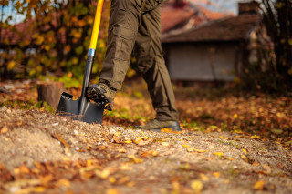 Lopata kvadratna sa fiberglass drškom Bomber 