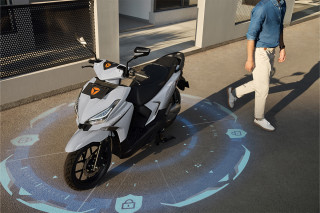 Baterijski skuter Yadea Velax 72V 30Ah Li - sivi 