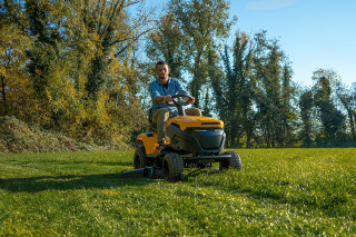 Akumulatorska traktor kosačica Stiga Tornado 398 E ePower Pro 