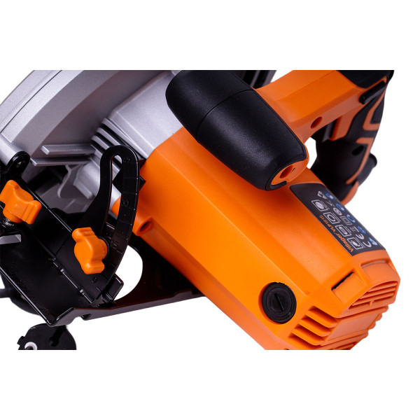 Ručna kružna testera VLP 1815 