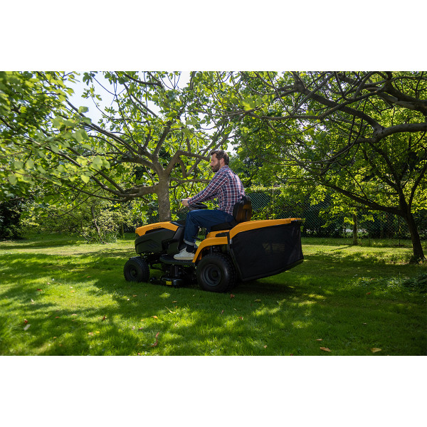 Akumulatorska traktor kosačica Stiga Estate 384 E 