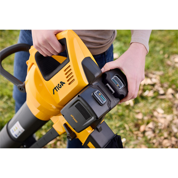 Akumulatorski duvač usisivač Stiga VS 100e Kit (sa punjačem i baterijom) 