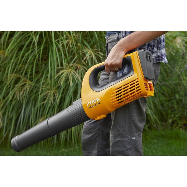 Akumulatorski duvač STIGA SAB 100 AE Kit 