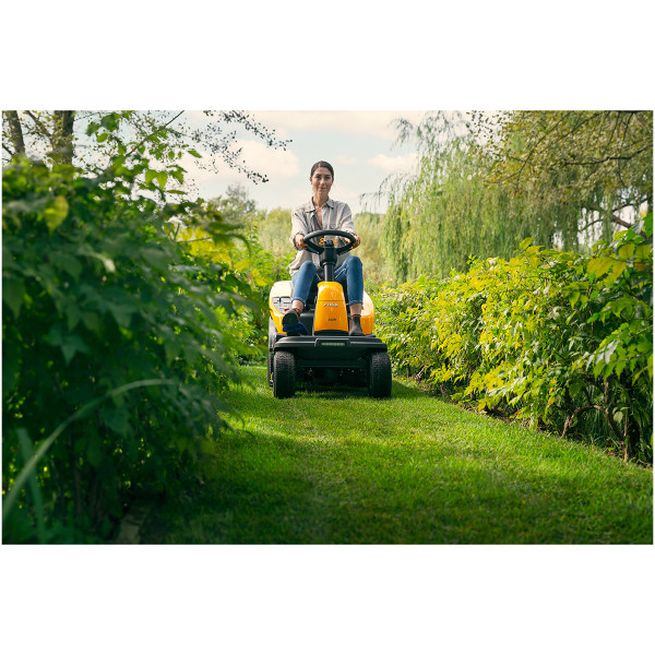 Akumulatroski traktor Stiga Swift 372e 