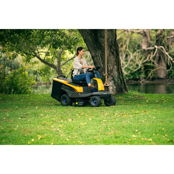 Akumulatroski traktor Stiga Swift 372e 