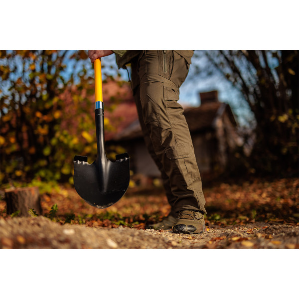 Ašov špicasti sa fiberglass drškom Bomber 