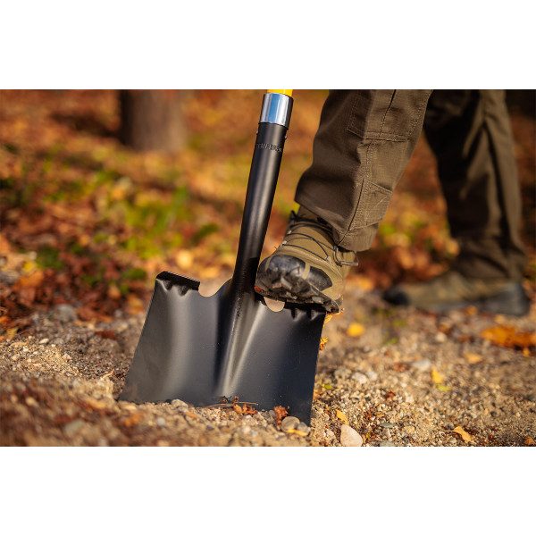 Lopata kvadratna sa fiberglass drškom Bomber 