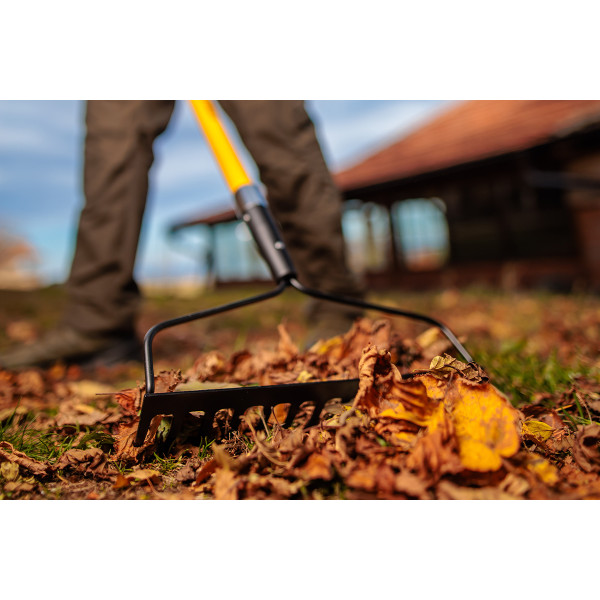 Grabulja 14 zuba sa fiberglass drškom Bomber 