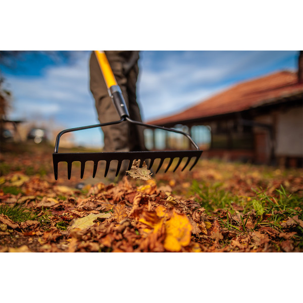 Grabulja 14 zuba sa fiberglass drškom Bomber 
