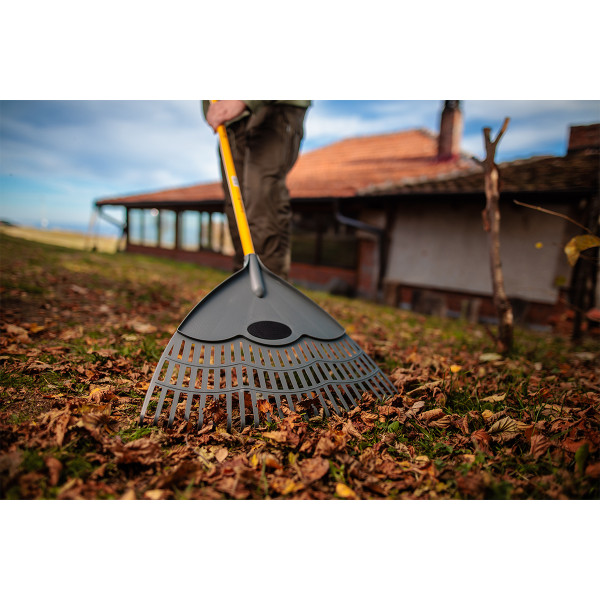 Grabulja za lišće 24 zuba sa fiberglass drškom Bomber 