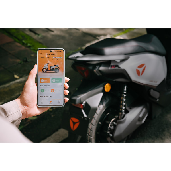 Baterijski skuter Yadea Velax 72V 30Ah Li - sivi 