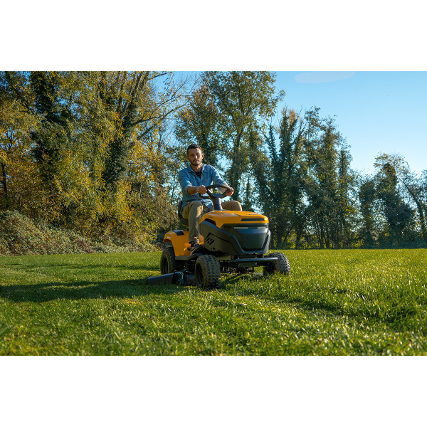 Akumulatorska traktor kosačica Stiga Tornado 398 E ePower Pro 