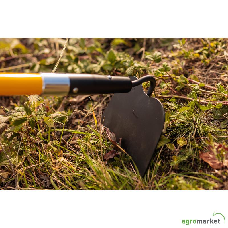 Motika baštenska sa fiberglass drškom Bomber 